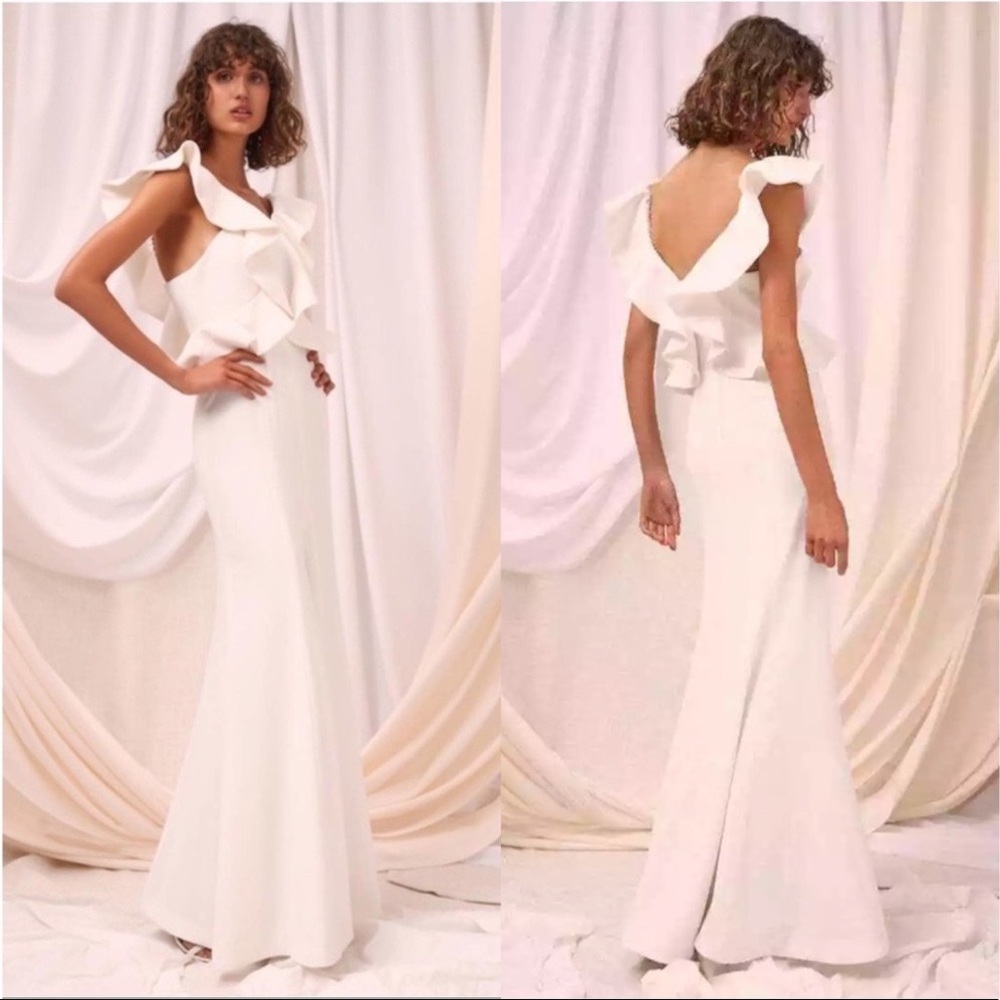 C/MEO COLLECTIVE Elation Ivory Ruffle Gown